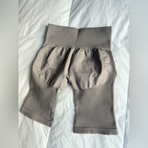 Lazuli Label scrunch shorts